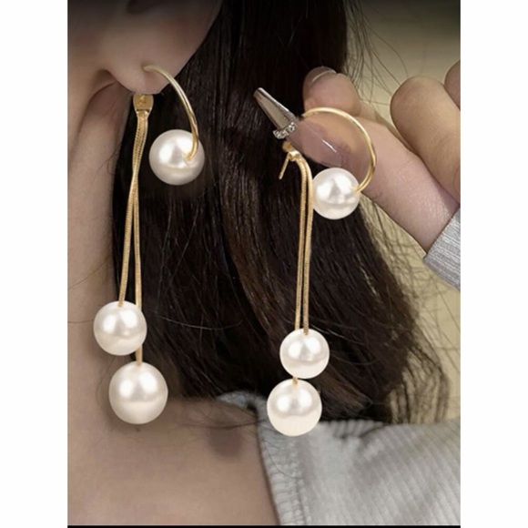 Jewelry - Gold Tone 2 Piece Triple Faux Pearl Elegant Earrings